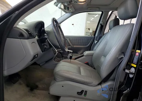 2004 Mercedes-Benz Ml 350 z USA, uszkodzony, nr VIN 4JGAB57E24A486853